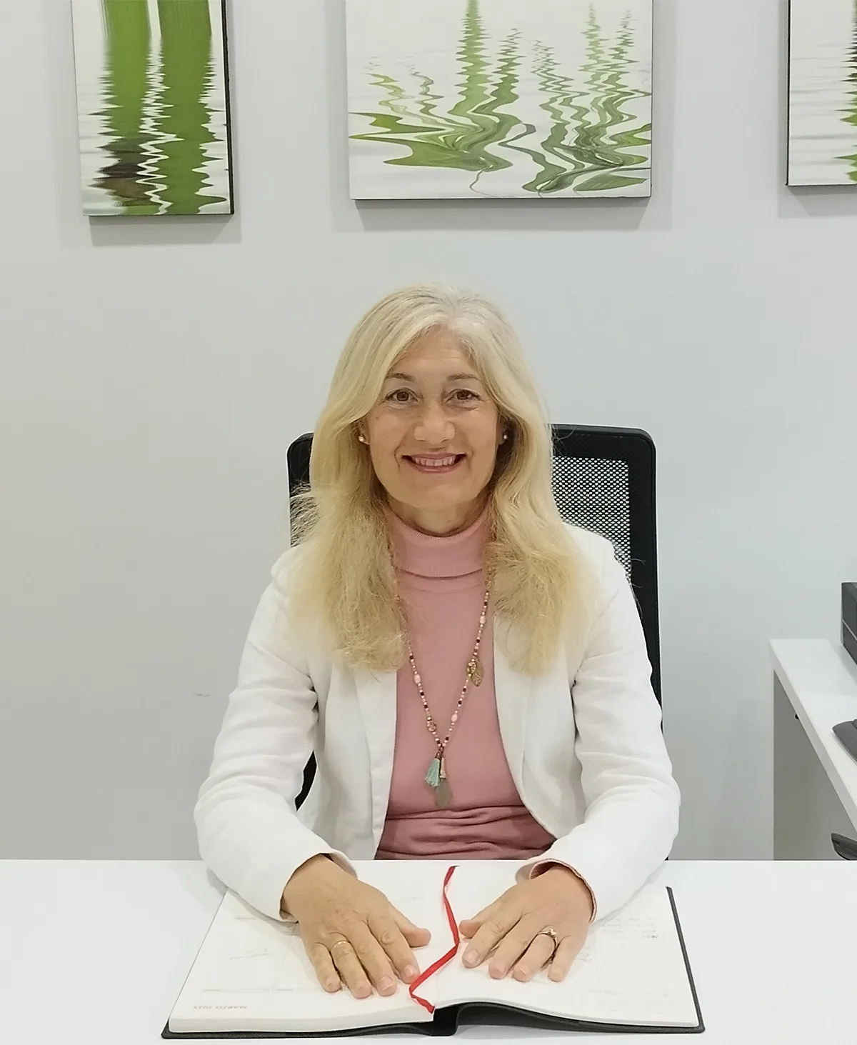 Dra. Josefa Álvarez, psicólogo/a colegiado/a en Huelva en Psiqueon